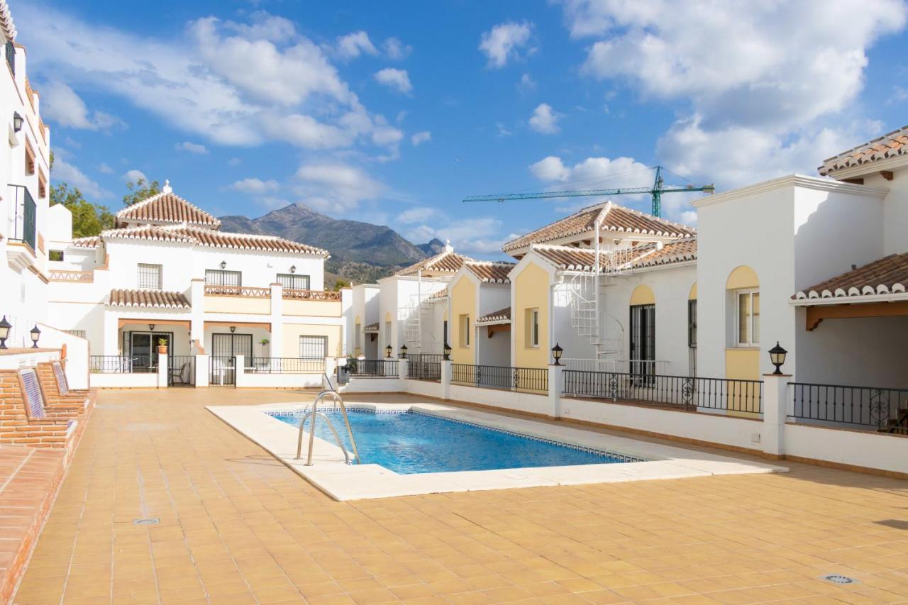 Apt Nerja Chimenea With Ocean View, A/C, & Fiber Lägenhet Exteriör bild
